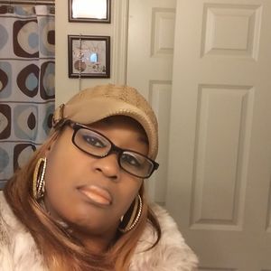 Meet your Posher, Lilly